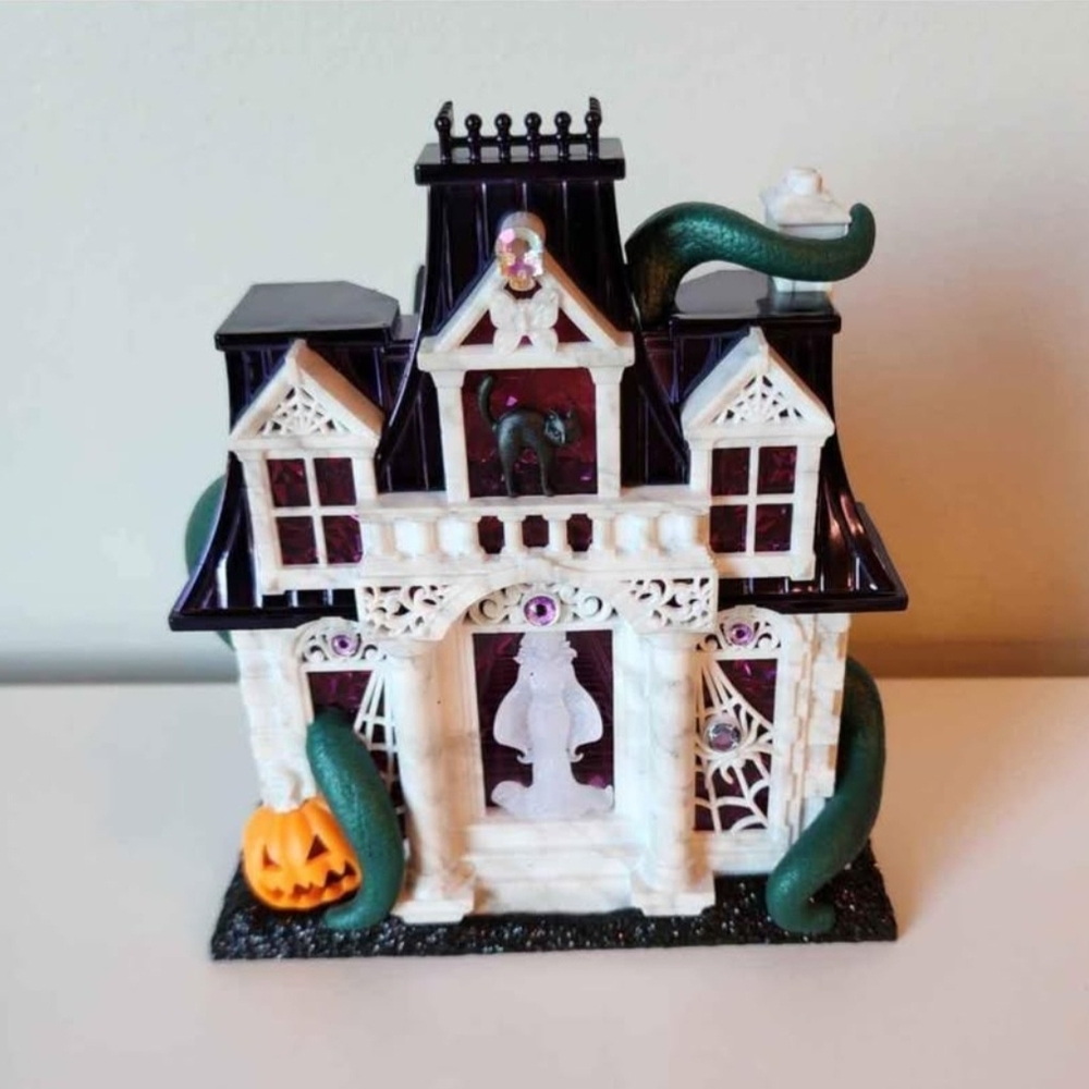 Bath & Body Works Halloween Haunted House Decor